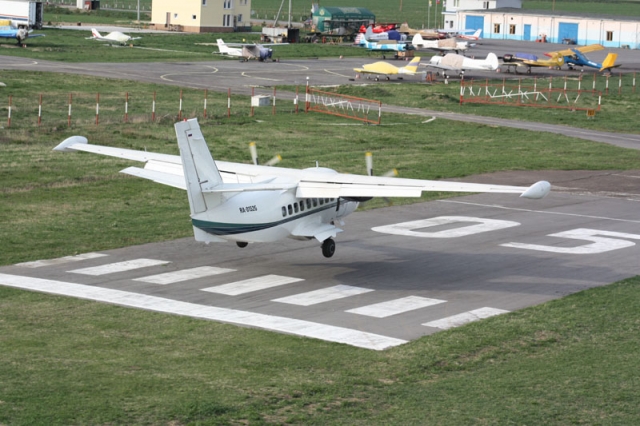 Посадка на Северке L-410.