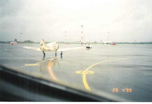 Вильнюс. Рулим на полосу...Впереди Витебск, а потом Москва.